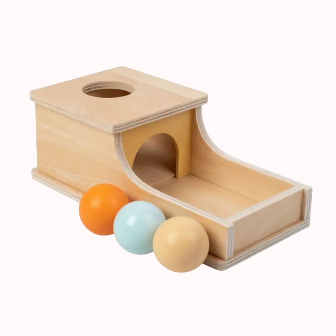 Montessori tárgyállandósági doboz, golyókkal