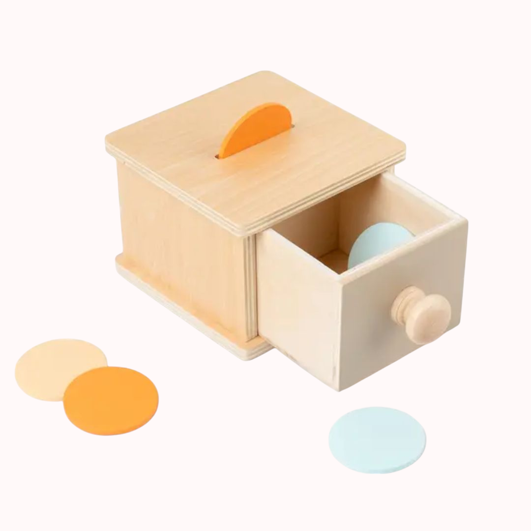 Montessori doboz, fiók érmével