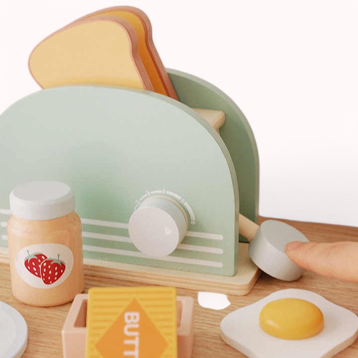 fa_kenyerpirito_kiegeszitokkel_szerepjatek_montessori_fejleszto_jatekok_3_eves_gyerekeknek